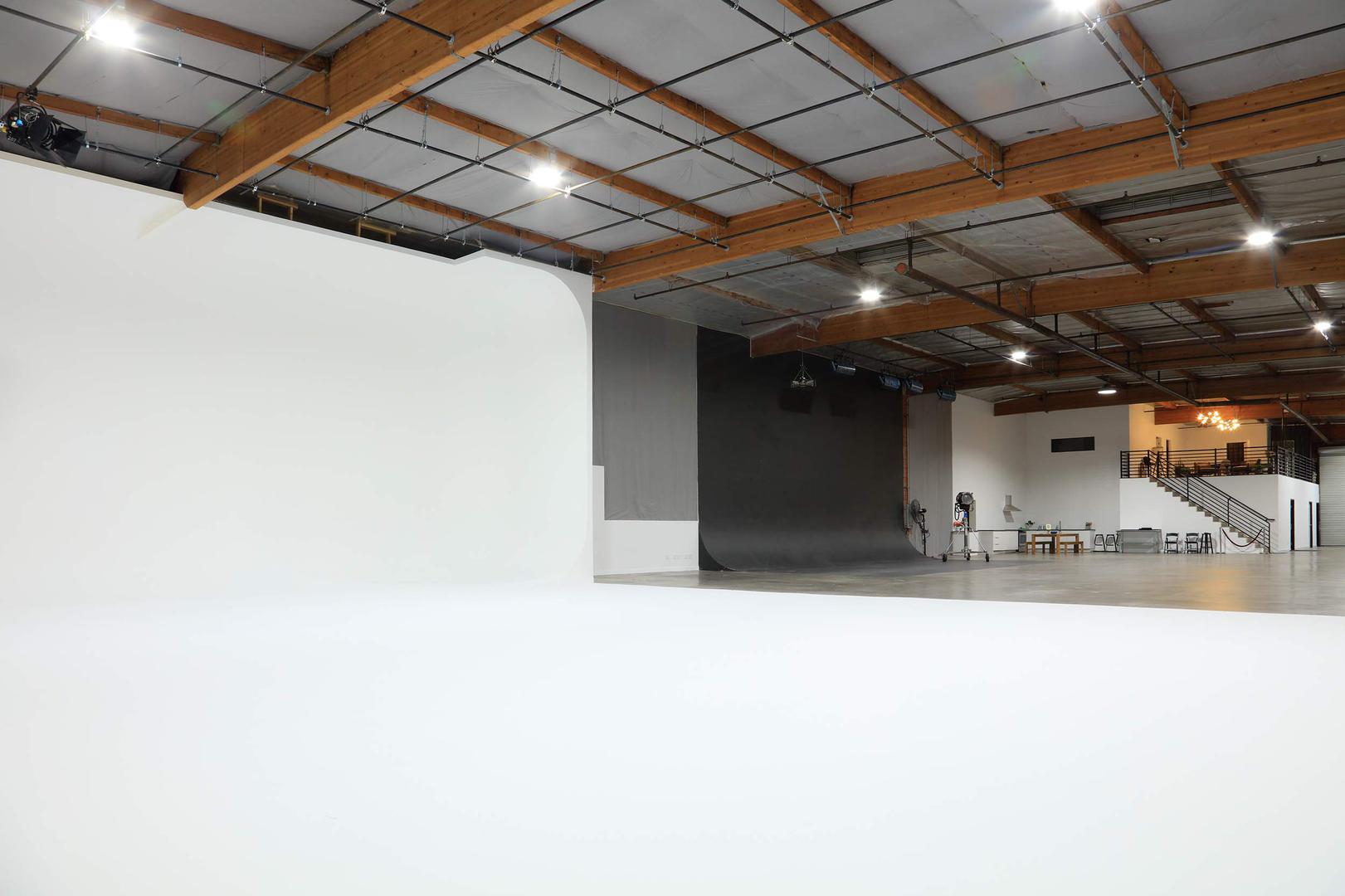 澳门展览搭建：拓源会展提供便携式可重复使用展台方案
